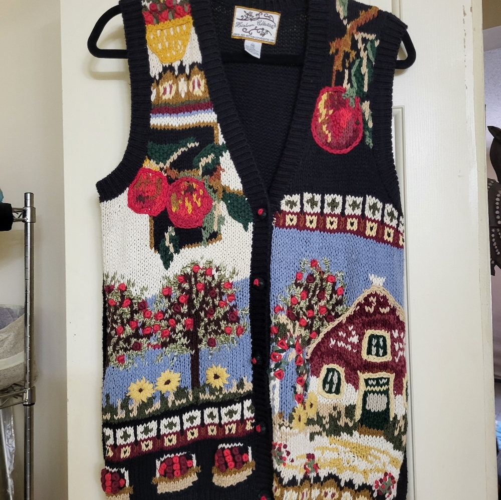 Heirloom Collectibles sweater vest, M